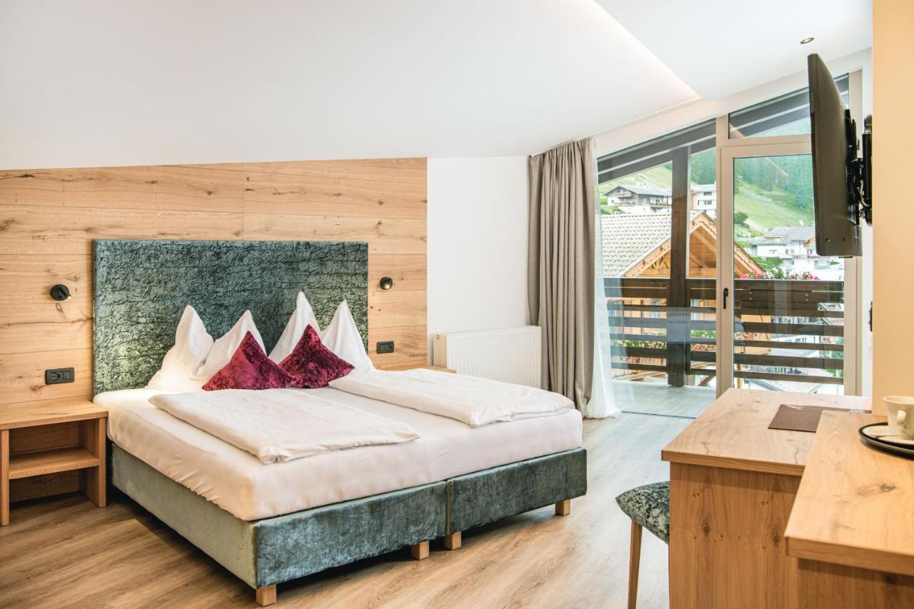 Garni Hotel Miara - Your Dolomites Home Selva di Val Gardena Ngoại thất bức ảnh