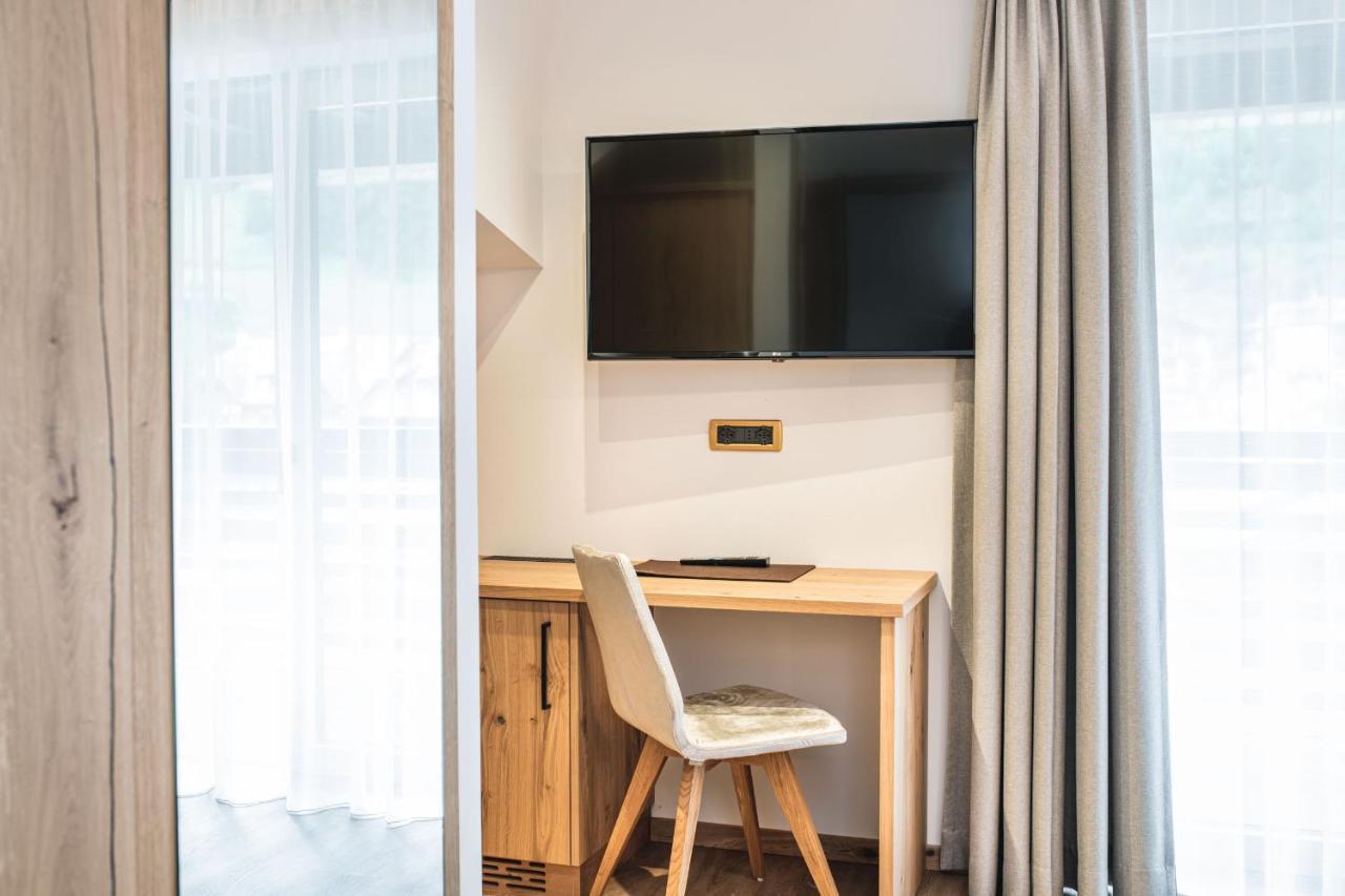 Garni Hotel Miara - Your Dolomites Home Selva di Val Gardena Ngoại thất bức ảnh
