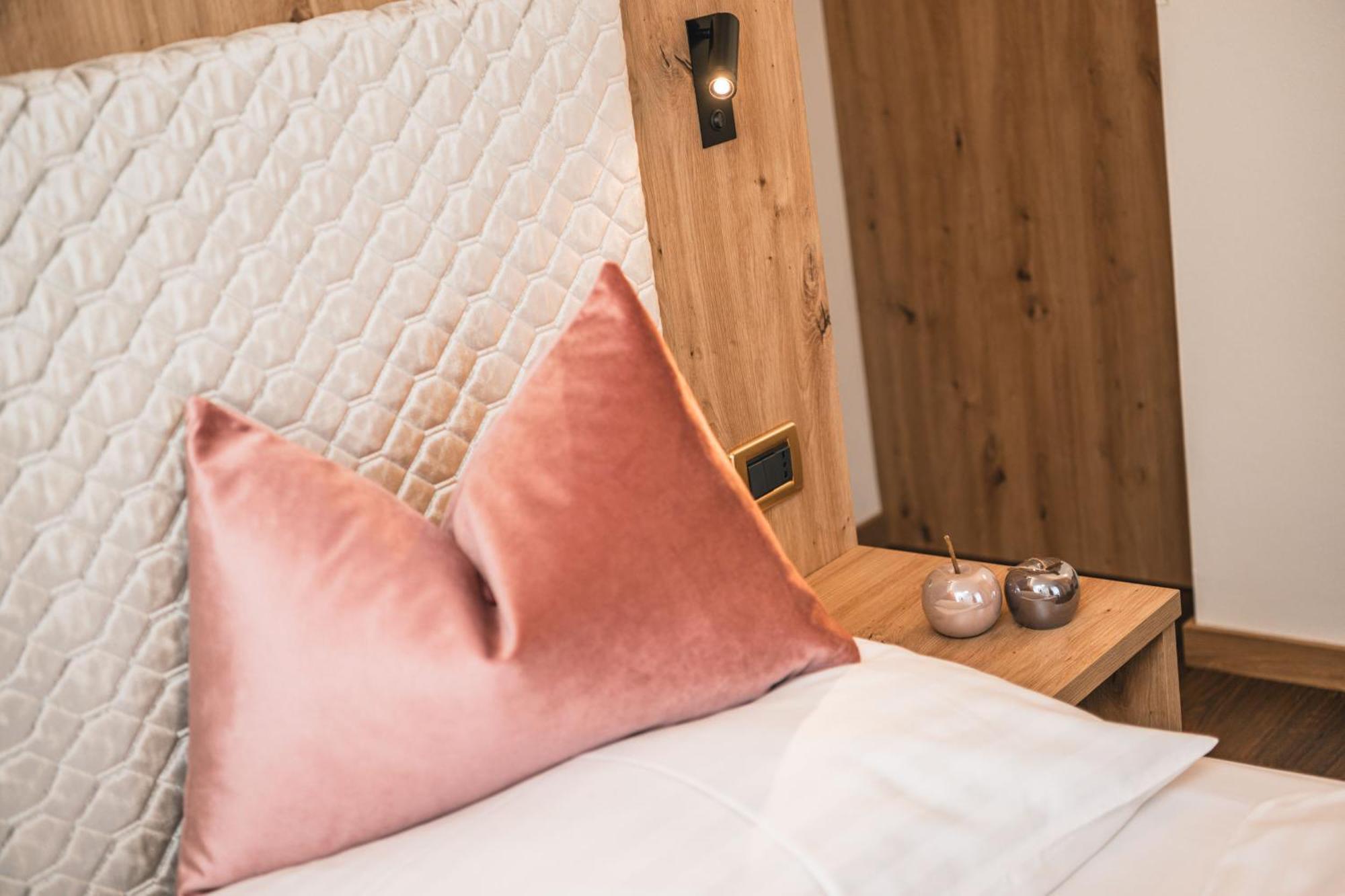 Garni Hotel Miara - Your Dolomites Home Selva di Val Gardena Ngoại thất bức ảnh