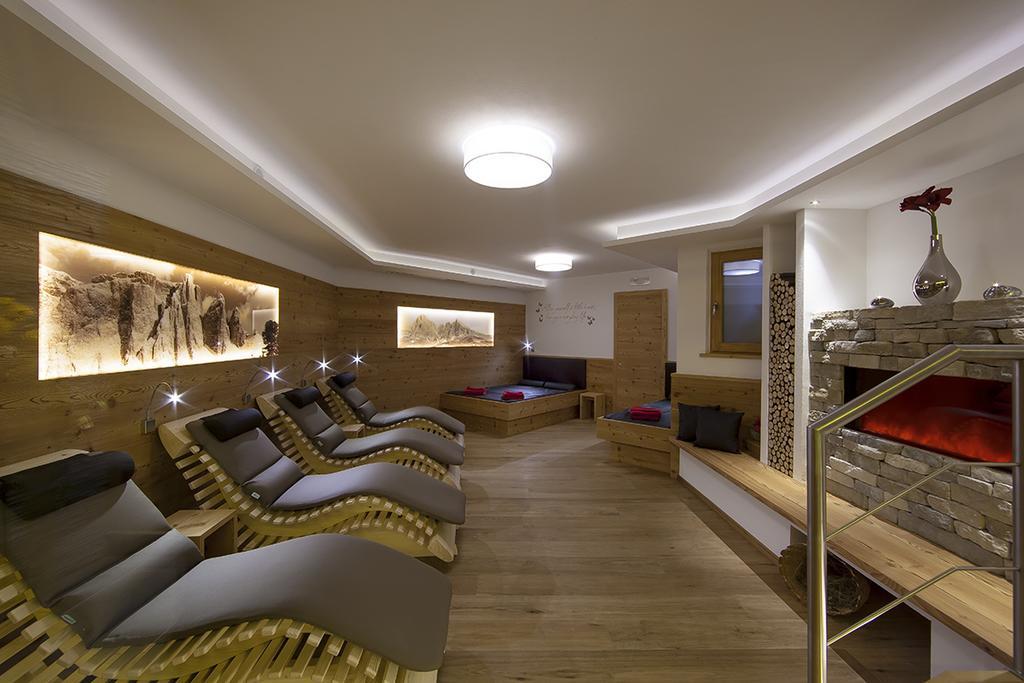 Garni Hotel Miara - Your Dolomites Home Selva di Val Gardena Ngoại thất bức ảnh